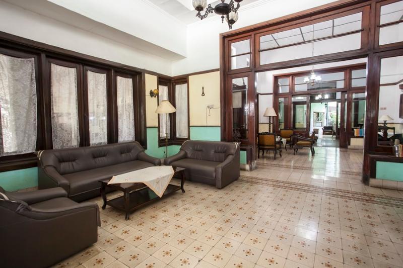 פנסיון Reddoorz Near Balai Kota Malang