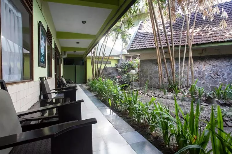 Majatalo Reddoorz Near Balai Kota Malang