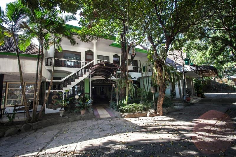 פנסיון Reddoorz Near Balai Kota Malang