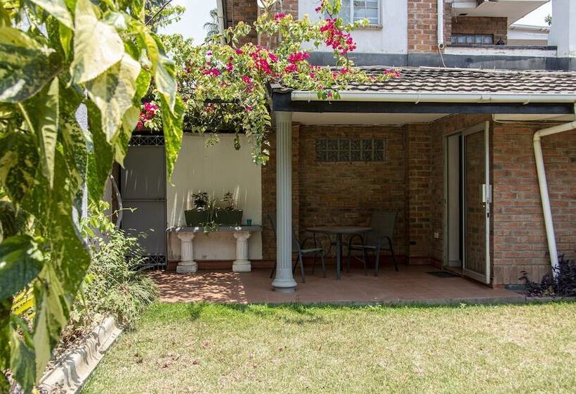 تختخواب و صبحانه The Leslie Executive