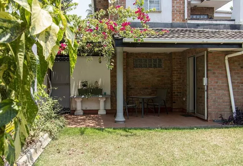 تختخواب و صبحانه The Leslie Executive