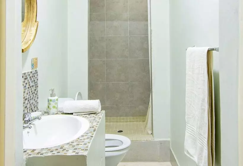 تختخواب و صبحانه The Leslie Executive