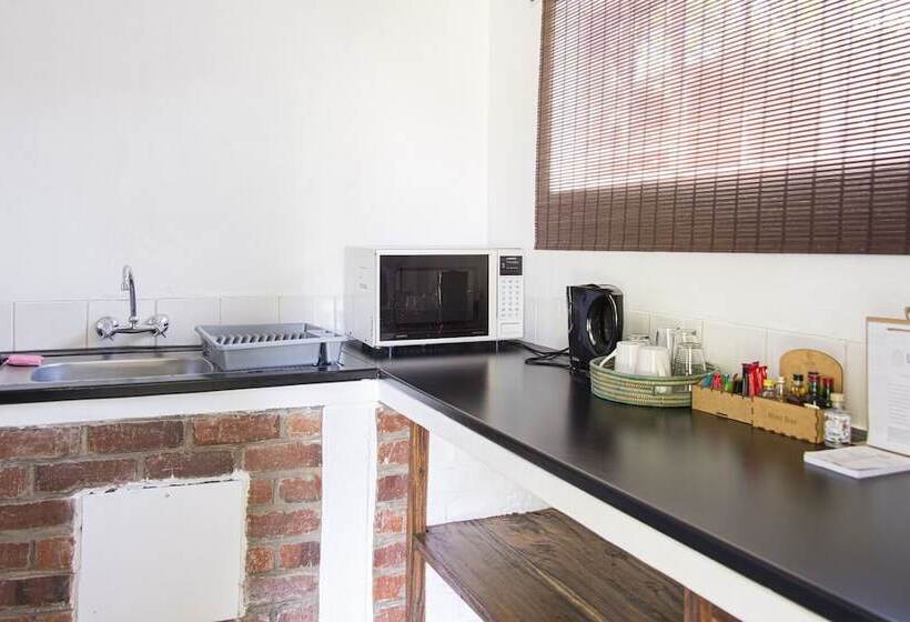 تختخواب و صبحانه The Leslie Executive