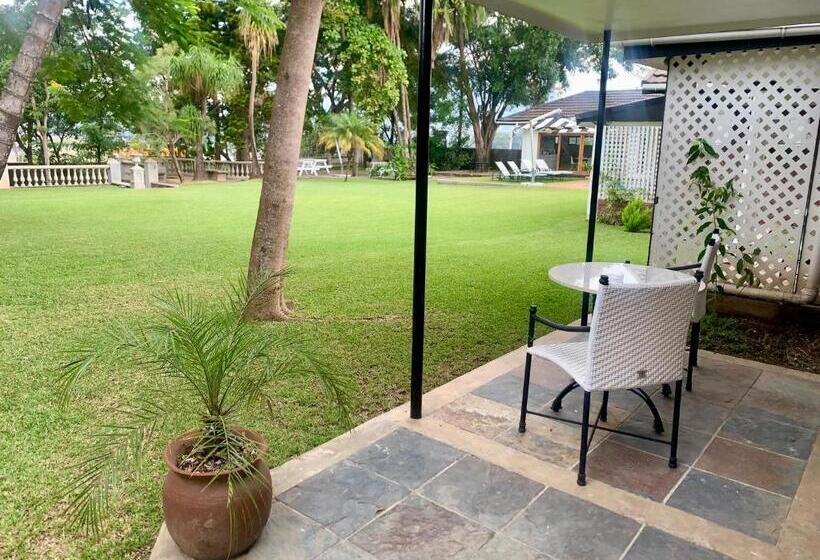 تختخواب و صبحانه The Leslie Executive