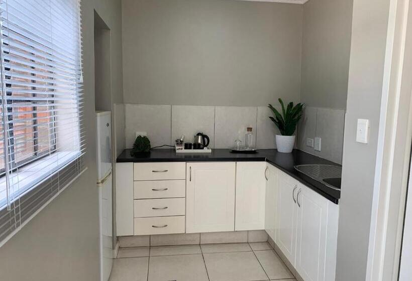 تختخواب و صبحانه The Leslie Executive