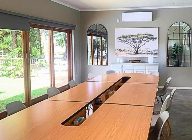 تختخواب و صبحانه The Leslie Executive