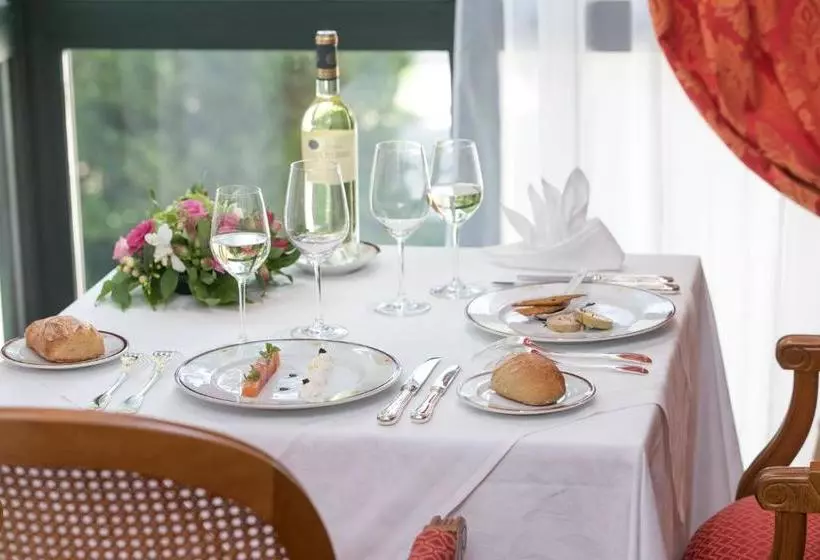 هتل Médicis Home Paray Le Monial