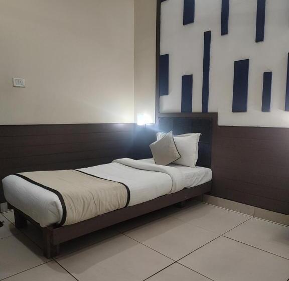 Hotel Merlin International