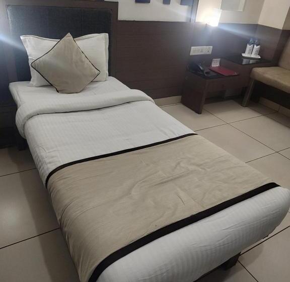 Hotel Merlin International