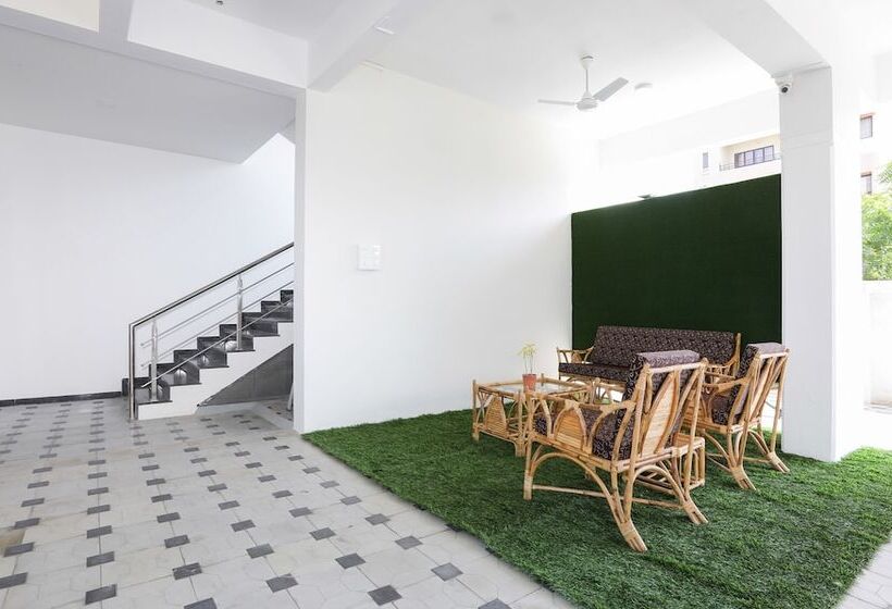 בית מלון כפרי Treebo Sapphire Studio