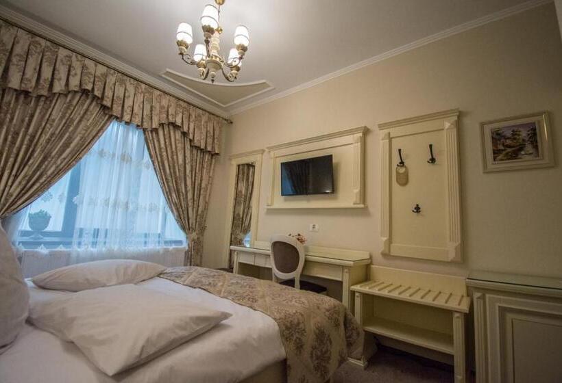 پانسیون Vila Turistica Tosca Regal