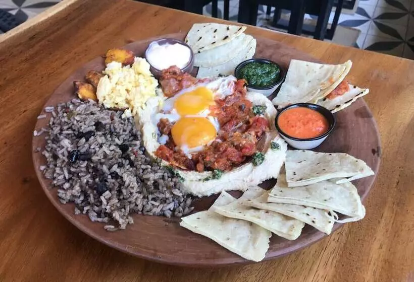 Retkeilymaja Teva Hotel & Jungle Reserve