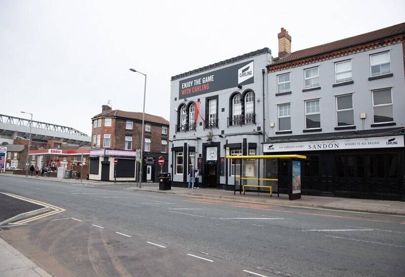 هاستل The Sandon