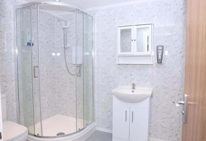 هاستل The Sandon