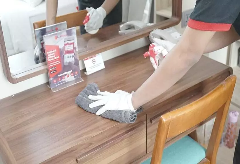 Majatalo Reddoorz Premium Near Ragunan Zoo 2