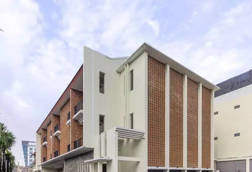 Majatalo Reddoorz Premium Near Ragunan Zoo 2