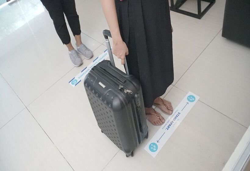 بنسيون Reddoorz Premium Near Ragunan Zoo 2