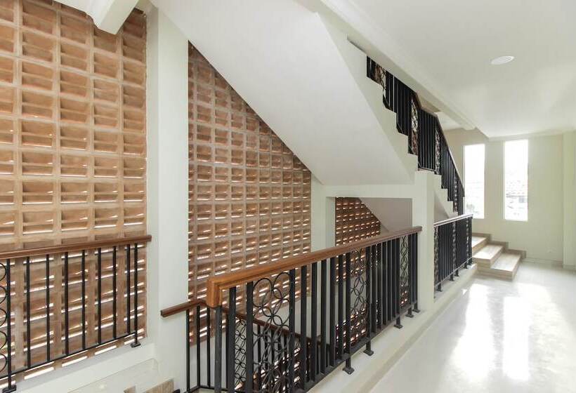 بنسيون Reddoorz Premium Near Ragunan Zoo 2