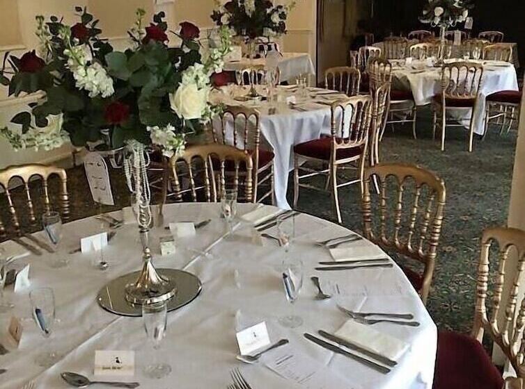 Ferns Hotel/palms Leisure