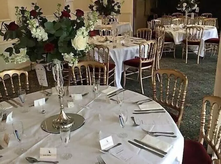 Ferns Hotel/palms Leisure