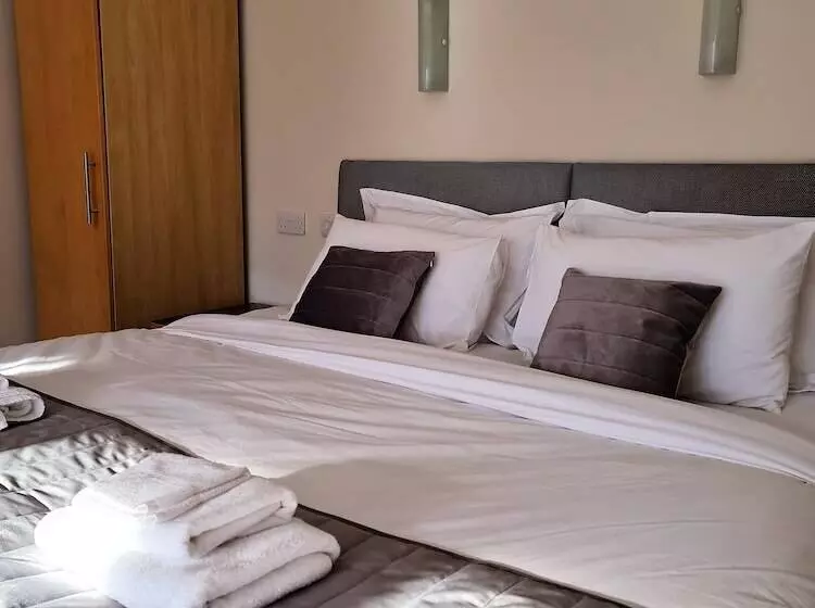 Majatalo The Old Schoolhouse