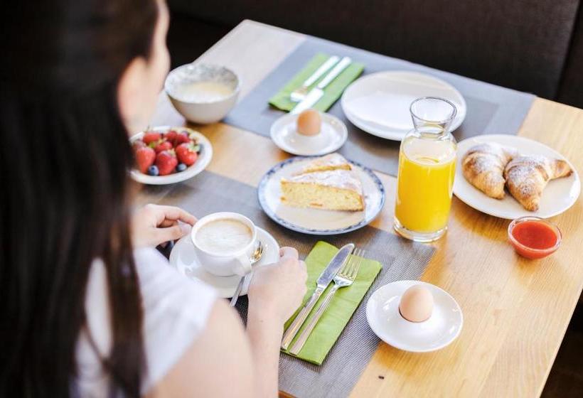 Bed and Breakfast Garni Charlotte