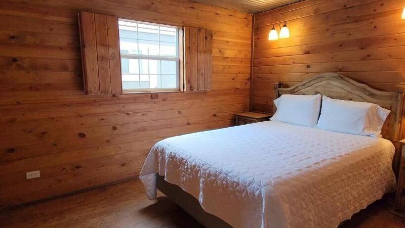 هتل Stateline Cabin