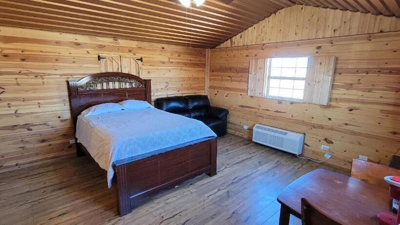 هتل Stateline Cabin