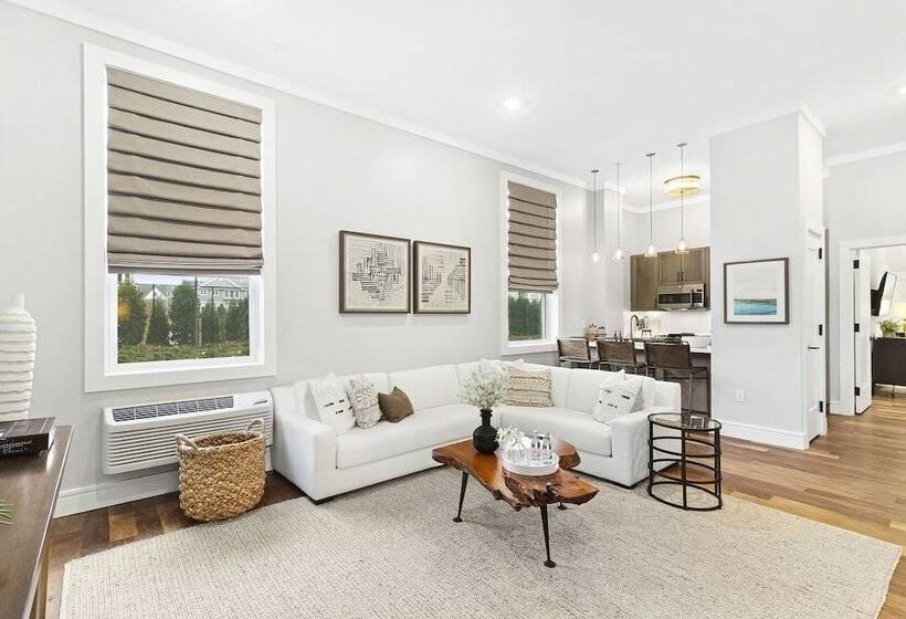 The Vanderbilt Hotel Suites