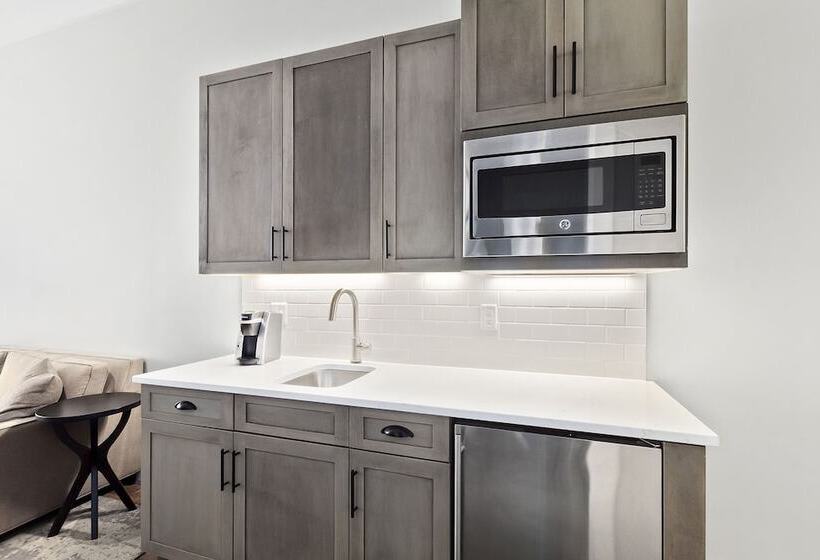 The Vanderbilt Hotel Suites