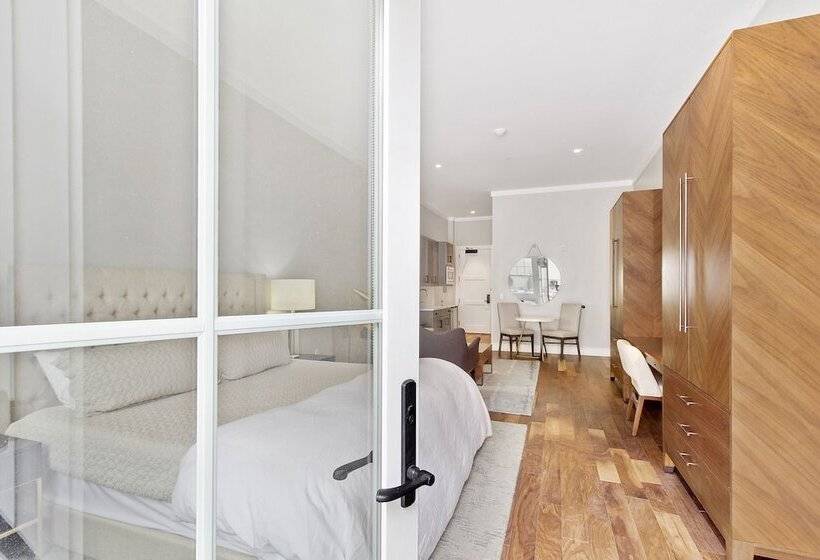 The Vanderbilt Hotel Suites