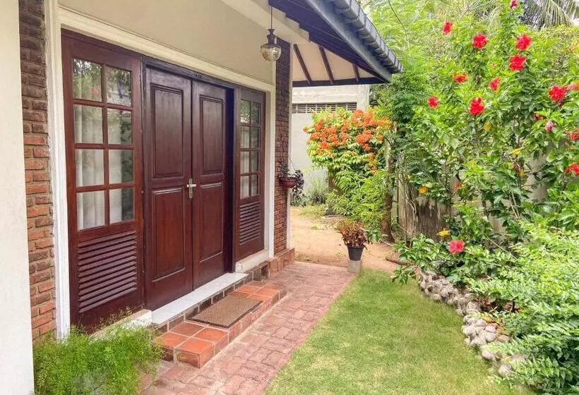 ベッドアンドブレックファースト Agasthi Airport Close