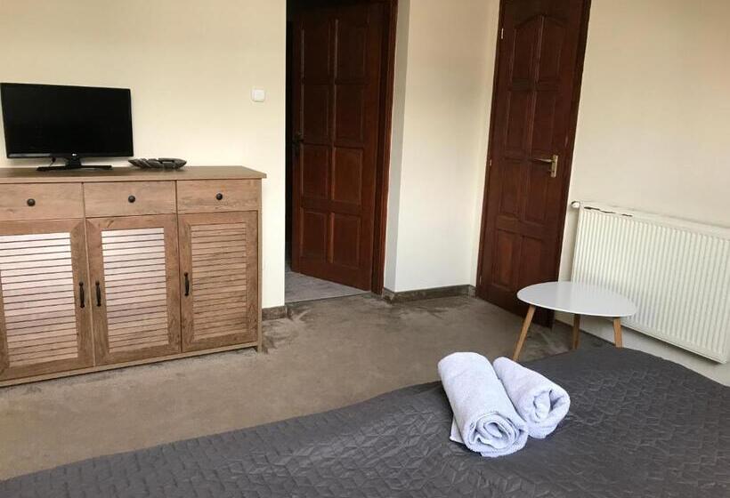 مبيت وإفطار Sempre étterem és Panzió