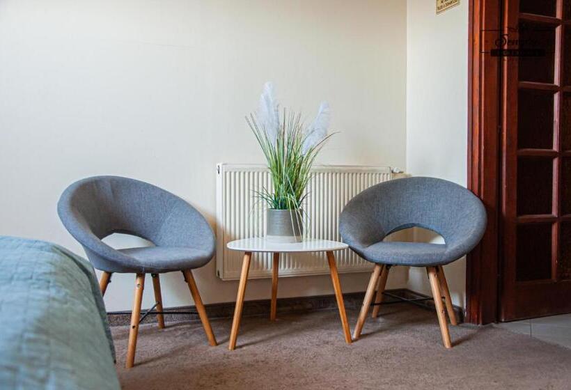 مبيت وإفطار Sempre étterem és Panzió