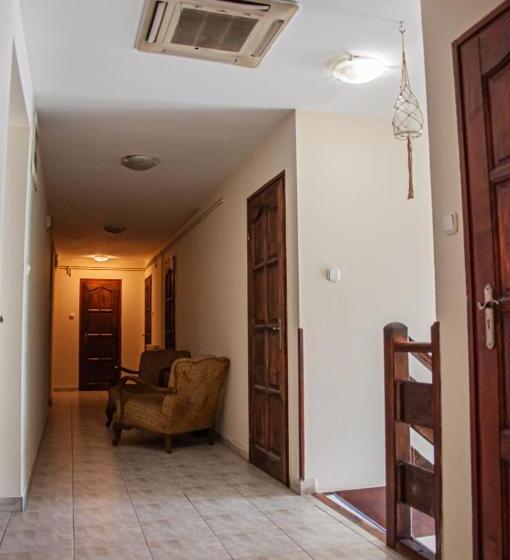 مبيت وإفطار Sempre étterem és Panzió