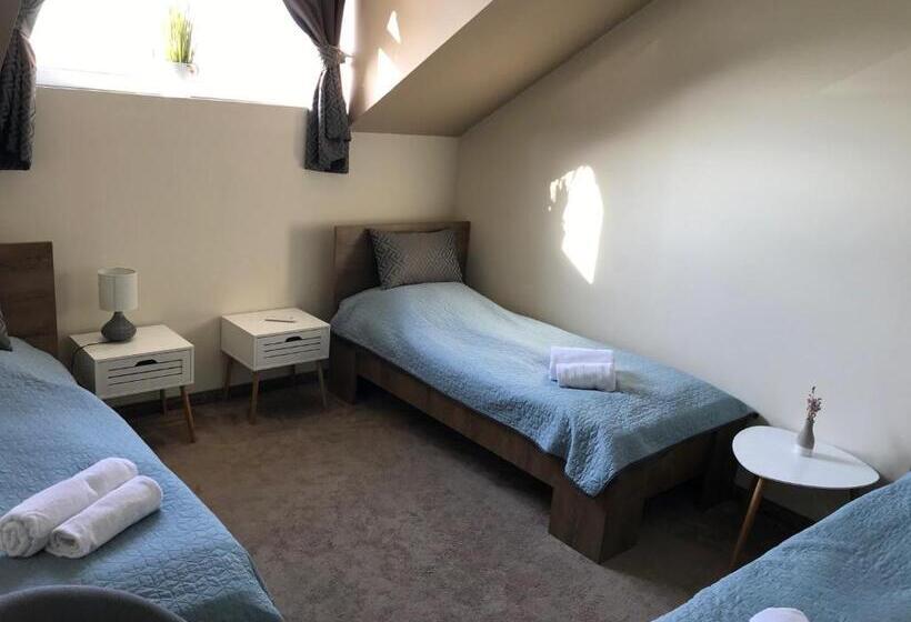 مبيت وإفطار Sempre étterem és Panzió