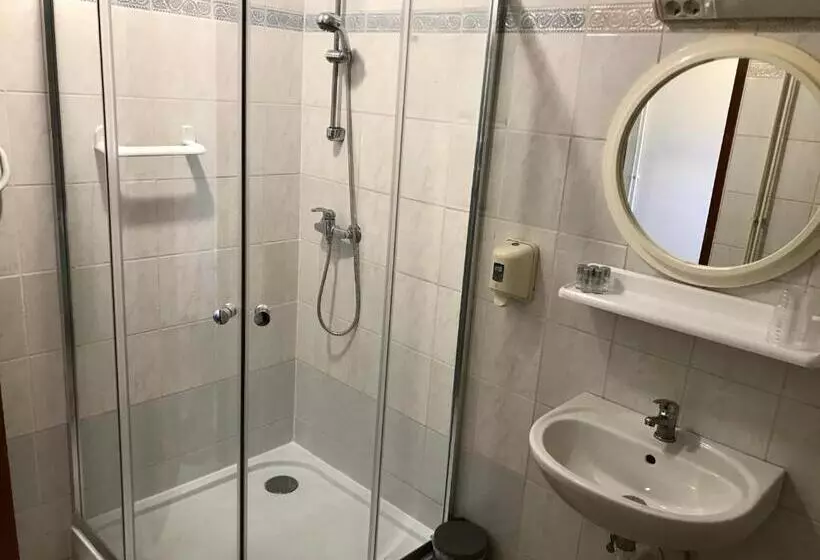 Aamiaismajoitus (B&B) Sempre étterem és Panzió