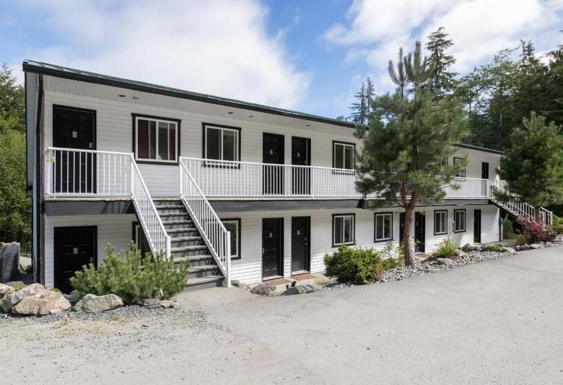 Hotel West Coast Trail Lodge