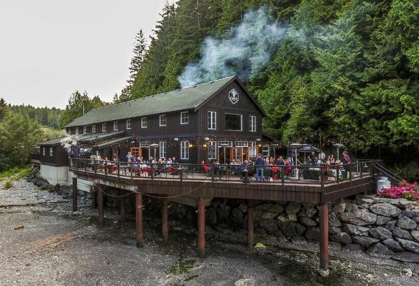 Hotel West Coast Trail Lodge