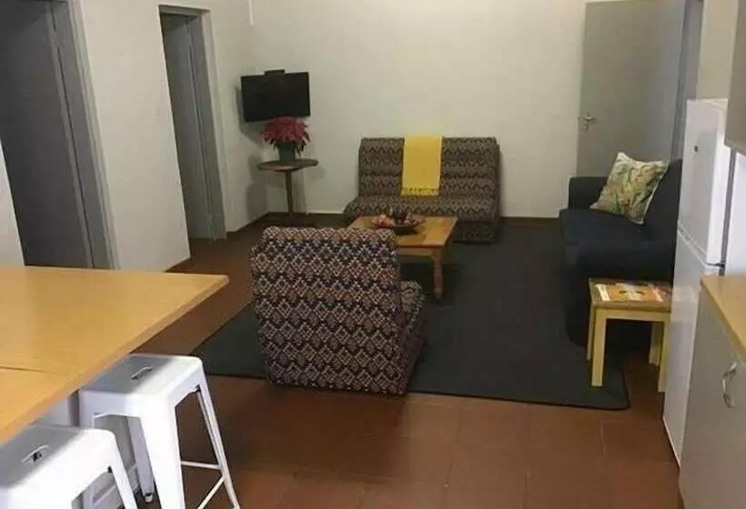 تختخواب و صبحانه Rocky Shore Guesthouse