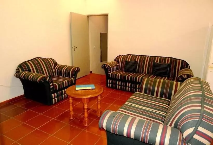 تختخواب و صبحانه Rocky Shore Guesthouse