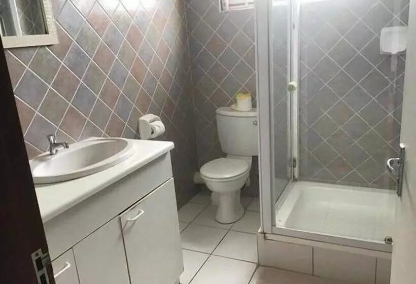 تختخواب و صبحانه Rocky Shore Guesthouse