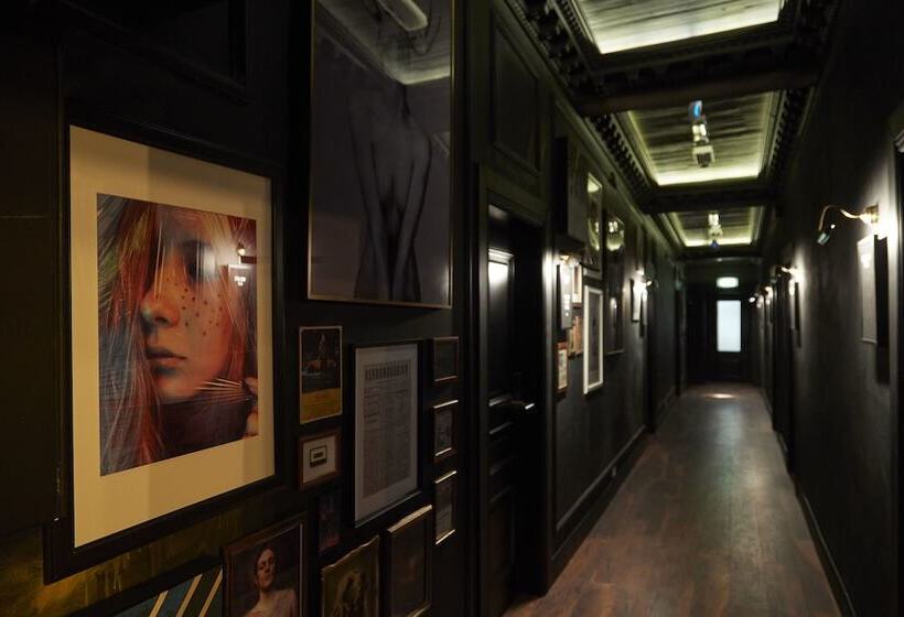 هتل Akureyri Dynheimar