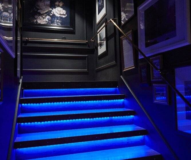 هتل Akureyri Dynheimar