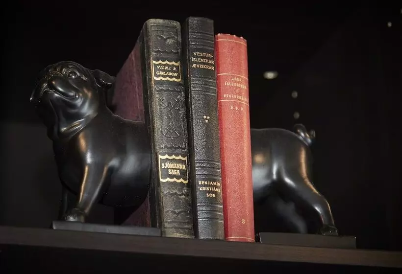 هتل Akureyri Dynheimar