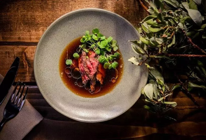 هتل Akureyri Dynheimar