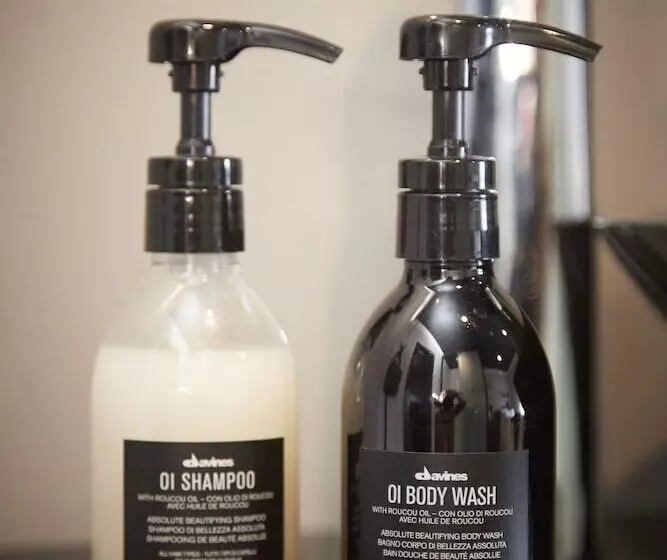 هتل Akureyri Dynheimar