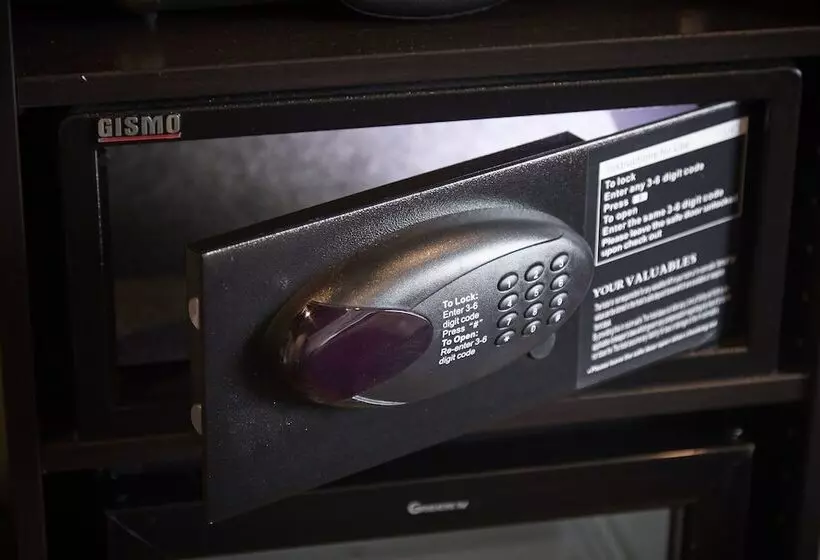 هتل Akureyri Dynheimar