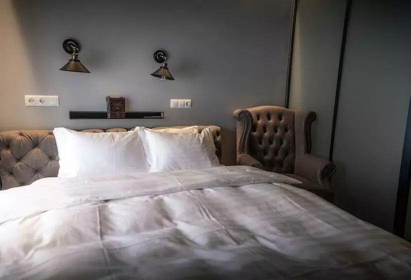 هتل Akureyri Dynheimar