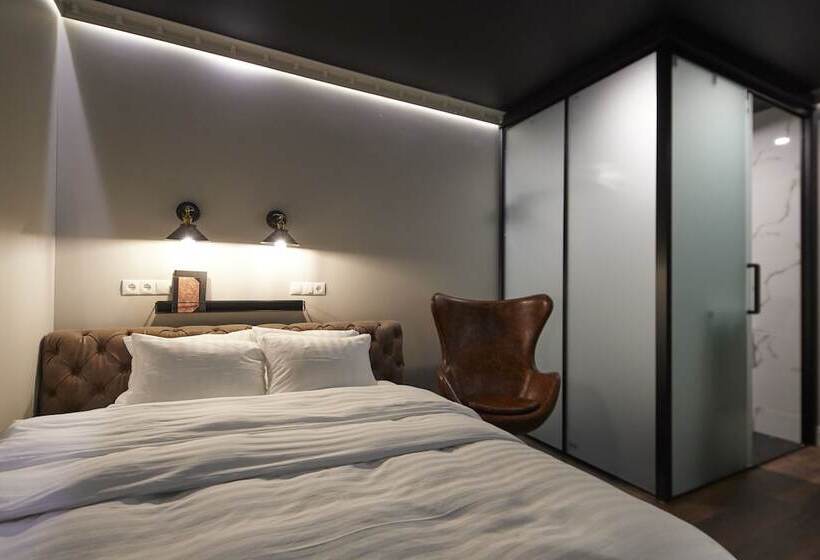 هتل Akureyri Dynheimar